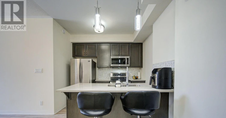 302-2 Adam Sellers Street, Markham, ON, L6B 1P2 - 10