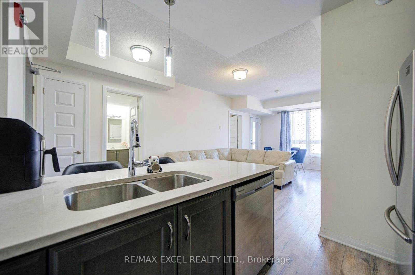 302-2 Adam Sellers Street, Markham, ON, L6B 1P2 - 14