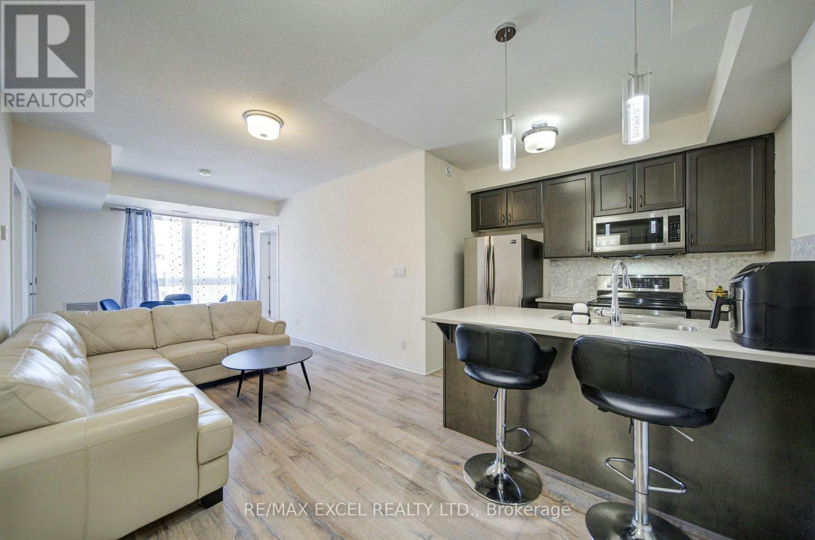302-2 Adam Sellers Street, Markham, ON, L6B 1P2 - 9