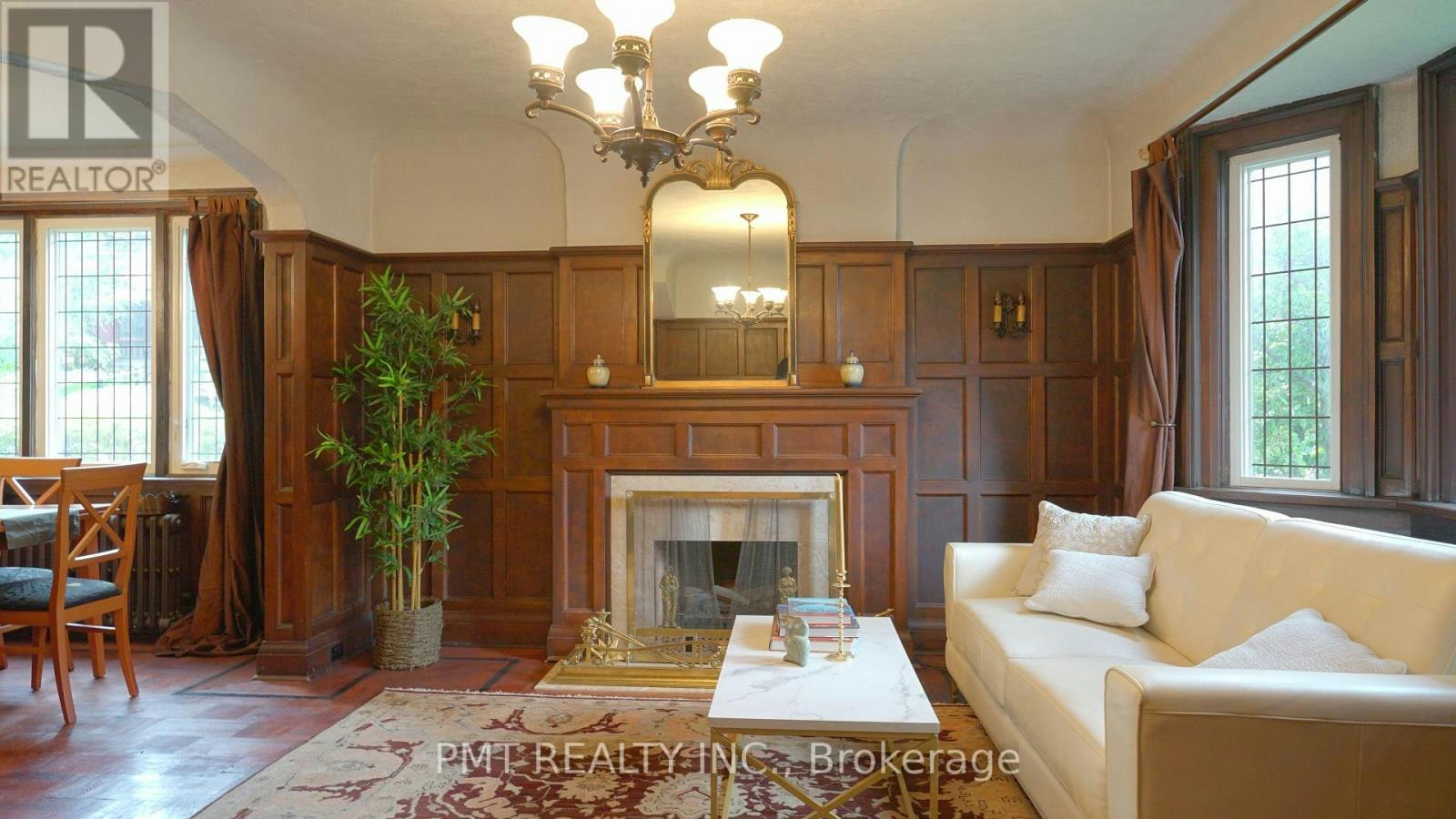 MAIN-2 Larkin Avenue, Toronto, ON, M6S 1L8 - 3