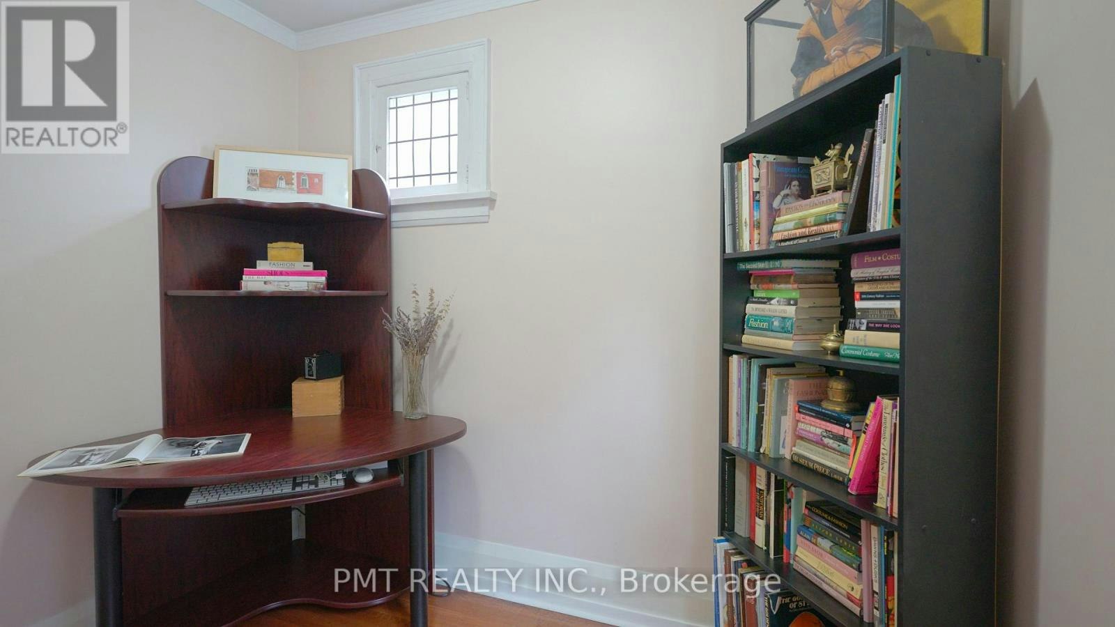 MAIN-2 Larkin Avenue, Toronto, ON, M6S 1L8 - 16
