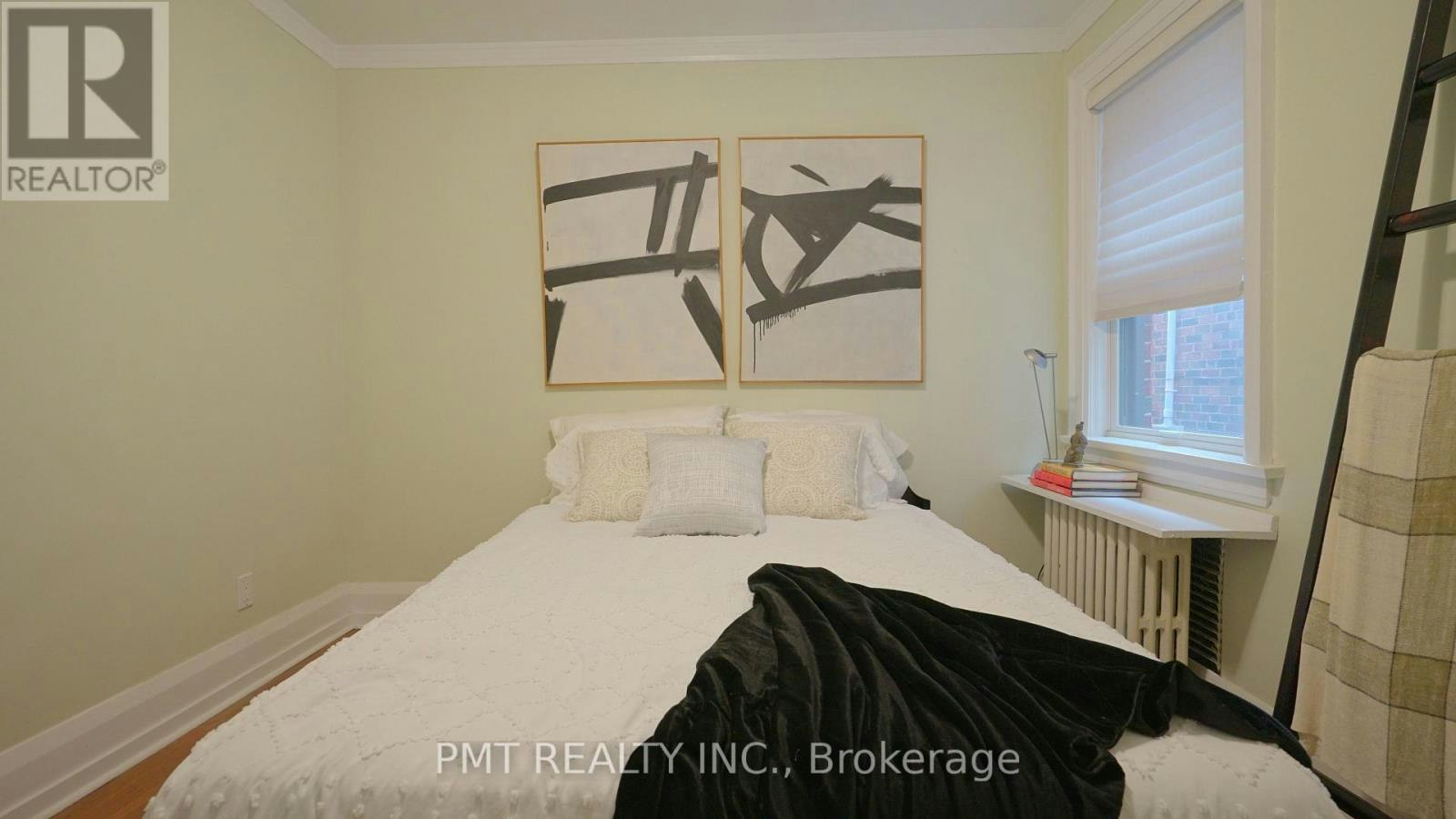 MAIN-2 Larkin Avenue, Toronto, ON, M6S 1L8 - 11