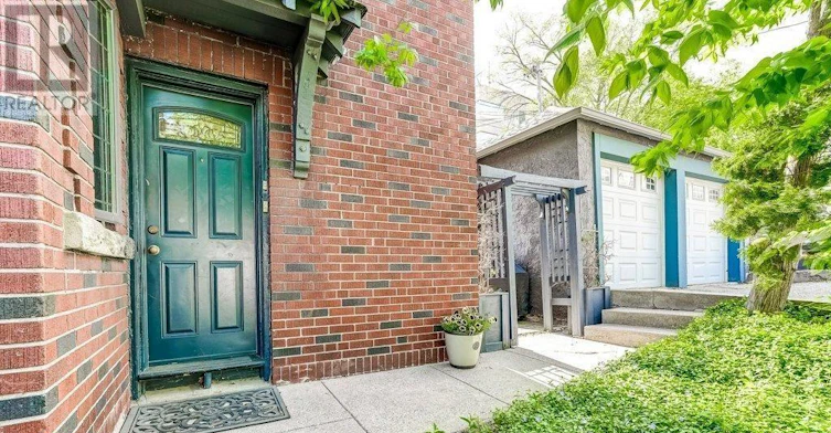 MAIN-2 Larkin Avenue, Toronto, ON, M6S 1L8 - 23