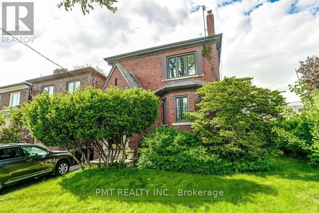 MAIN-2 Larkin Avenue, Toronto, ON, M6S 1L8