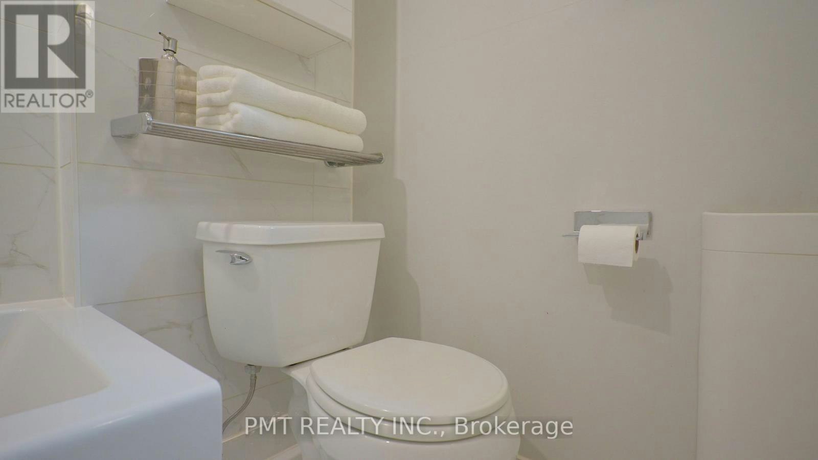 MAIN-2 Larkin Avenue, Toronto, ON, M6S 1L8 - 19