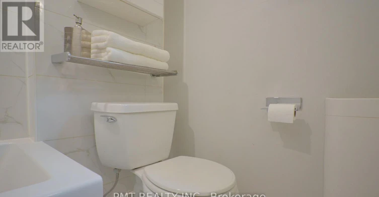 MAIN-2 Larkin Avenue, Toronto, ON, M6S 1L8 - 19
