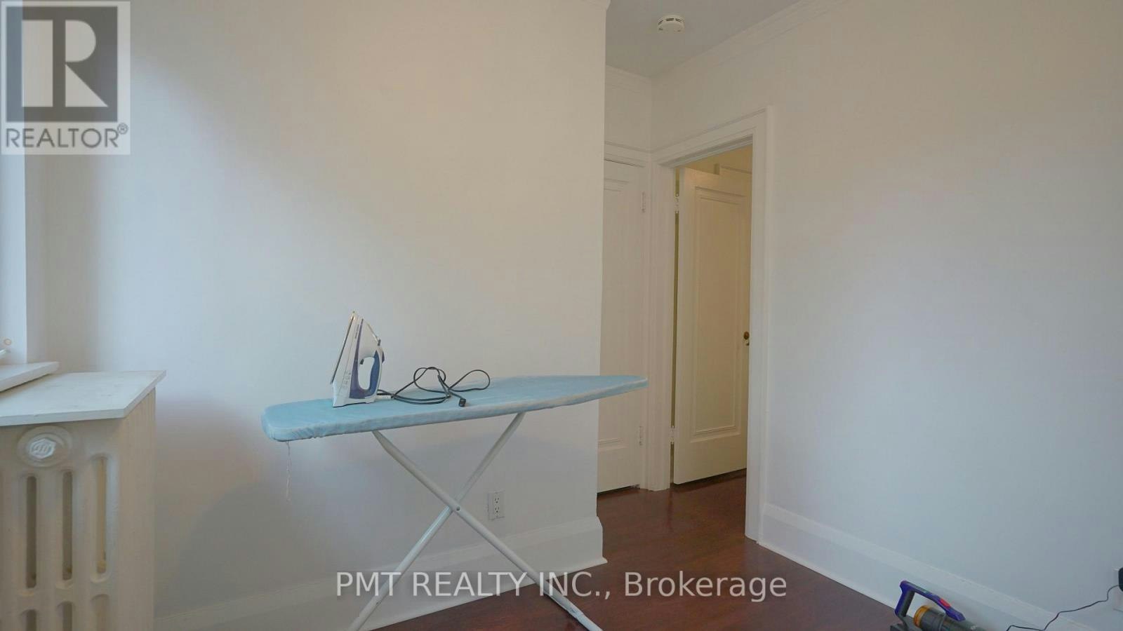 UPPER-2 Larkin Avenue, Toronto, ON, M6S 1L8 - 15