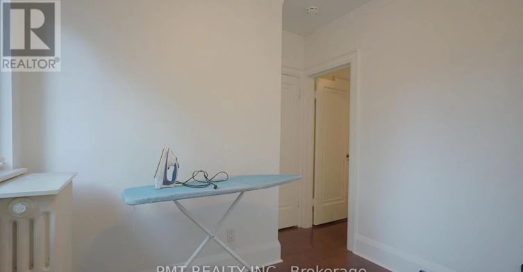UPPER-2 Larkin Avenue, Toronto, ON, M6S 1L8 - 15