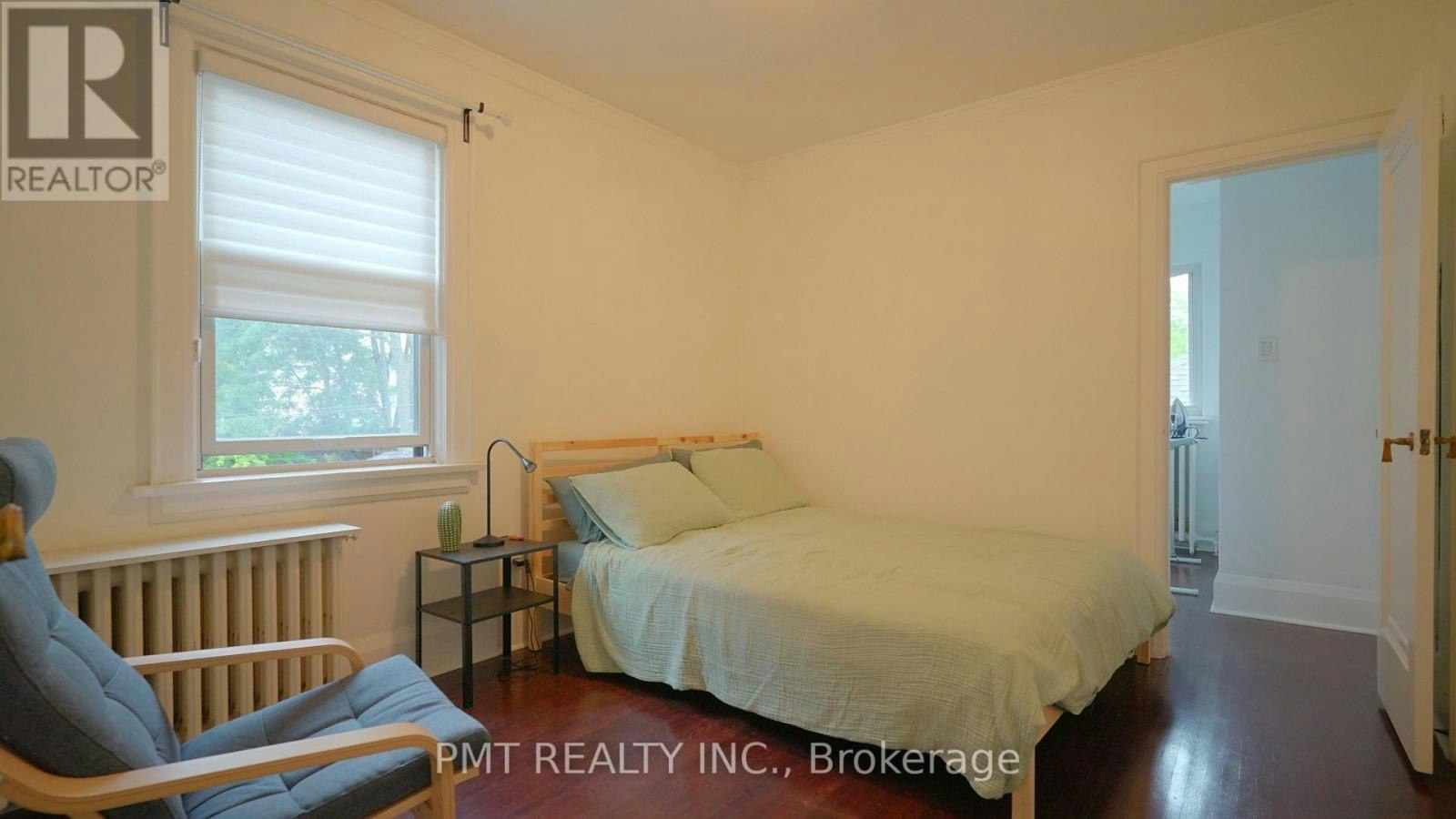 UPPER-2 Larkin Avenue, Toronto, ON, M6S 1L8 - 11