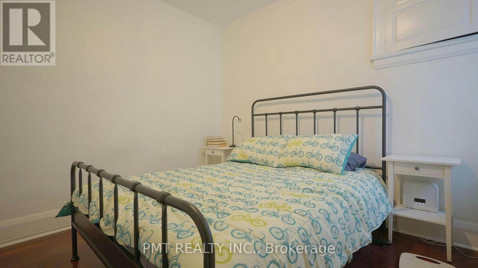 UPPER-2 Larkin Avenue, Toronto, ON, M6S 1L8 - 10