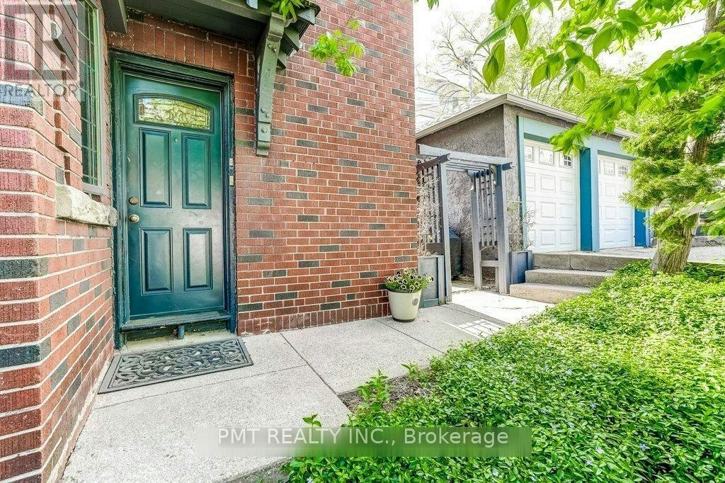 UPPER-2 Larkin Avenue, Toronto, ON, M6S 1L8 - 20
