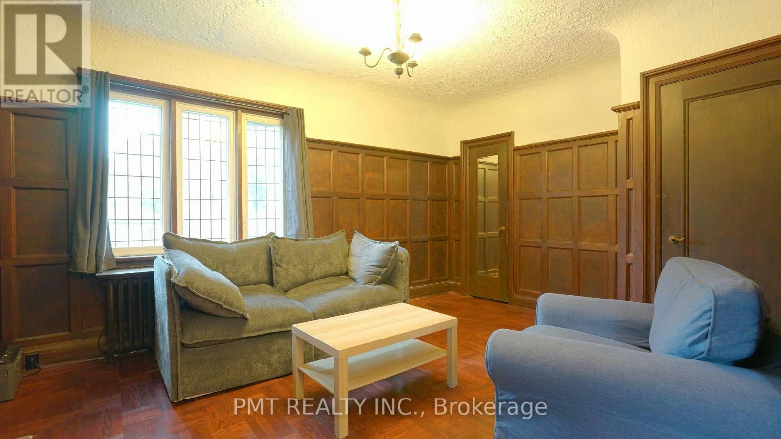 UPPER-2 Larkin Avenue, Toronto, ON, M6S 1L8 - 3