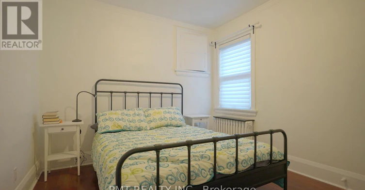 UPPER-2 Larkin Avenue, Toronto, ON, M6S 1L8 - 9
