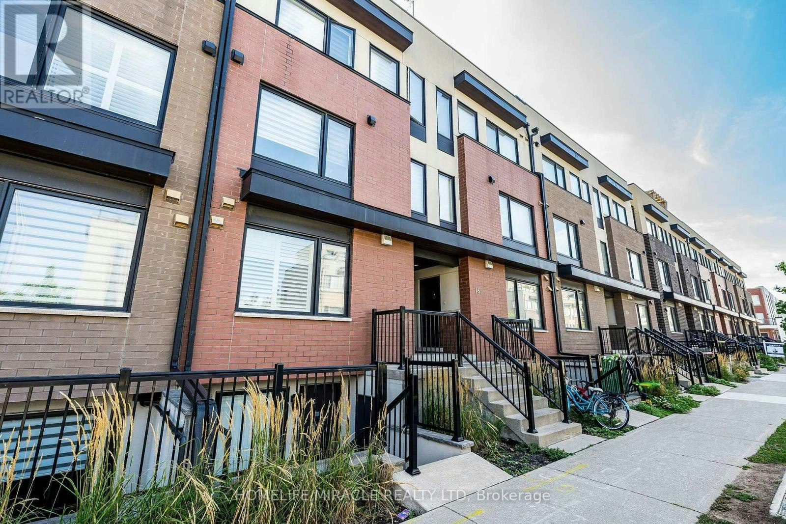 8-161 William Duncan Road, Toronto, ON, M3K 0B9 - 2