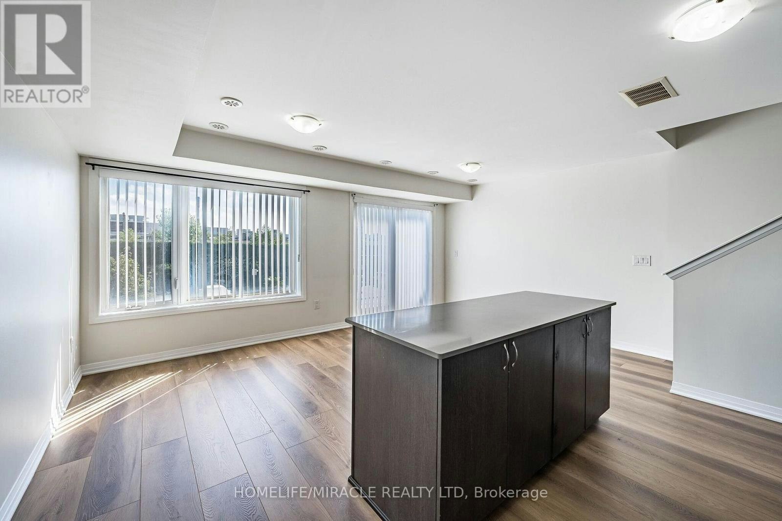 8-161 William Duncan Road, Toronto, ON, M3K 0B9 - 10