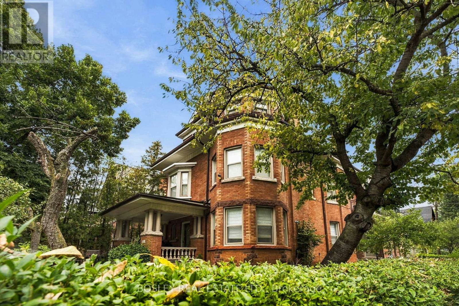 399A Palmerston Blvd Boulevard, Toronto, ON, M6G 2N7