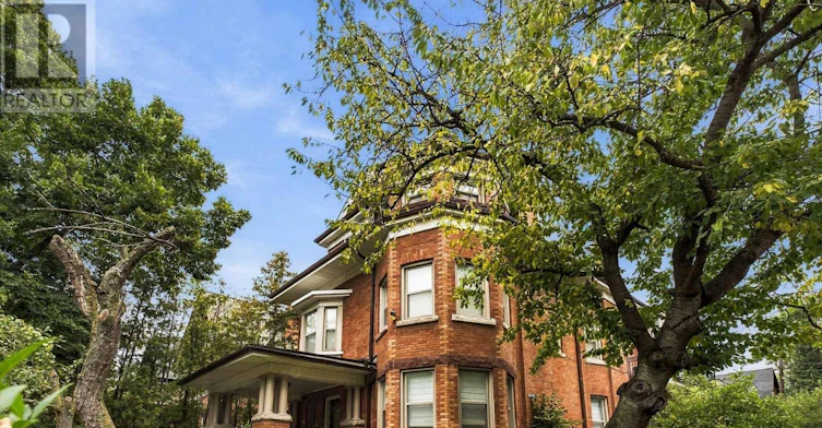 399A Palmerston Blvd Boulevard, Toronto, ON, M6G 2N7