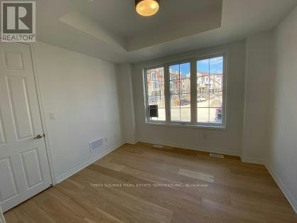 39 Wisla Avenue, Markham, ON, L6C 3L9 - 6