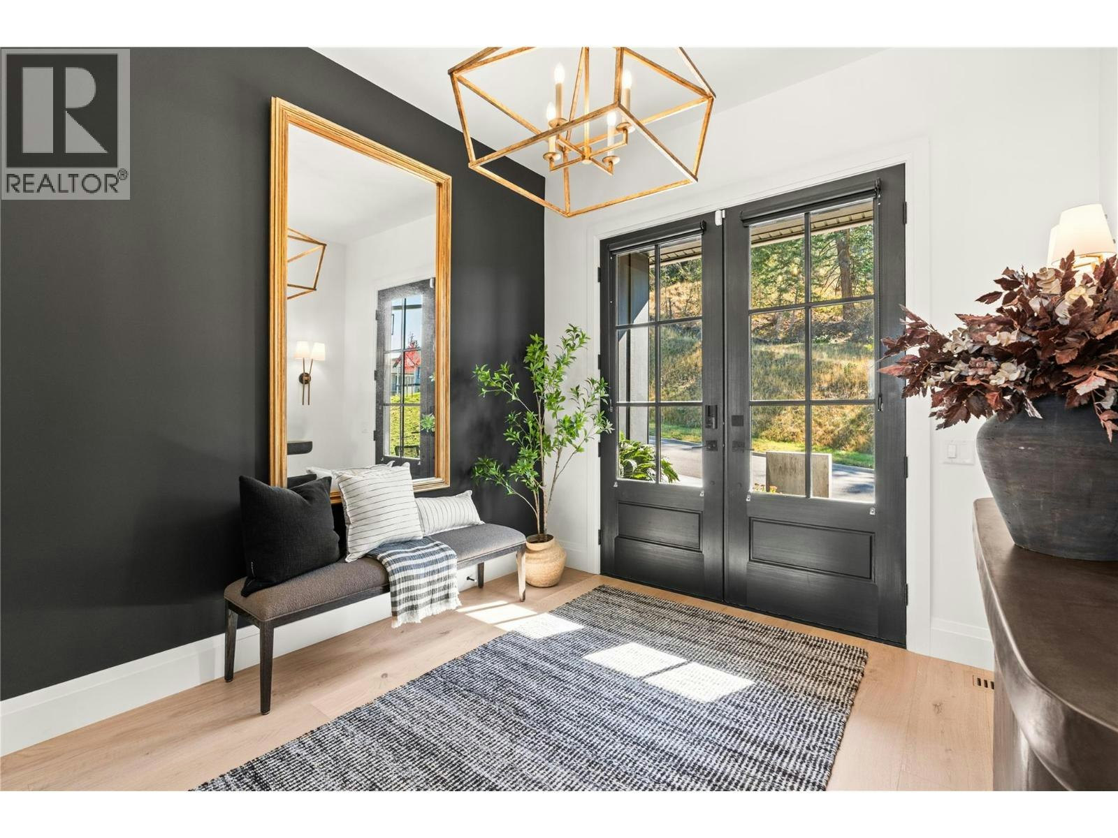 101 Diamond Way - 5