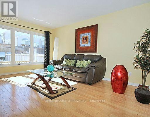 322 Statewood Drive, Ottawa, ON, K2K 0A9 - 4