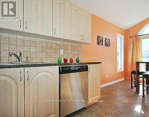 322 Statewood Drive, Ottawa, ON, K2K 0A9 - 9