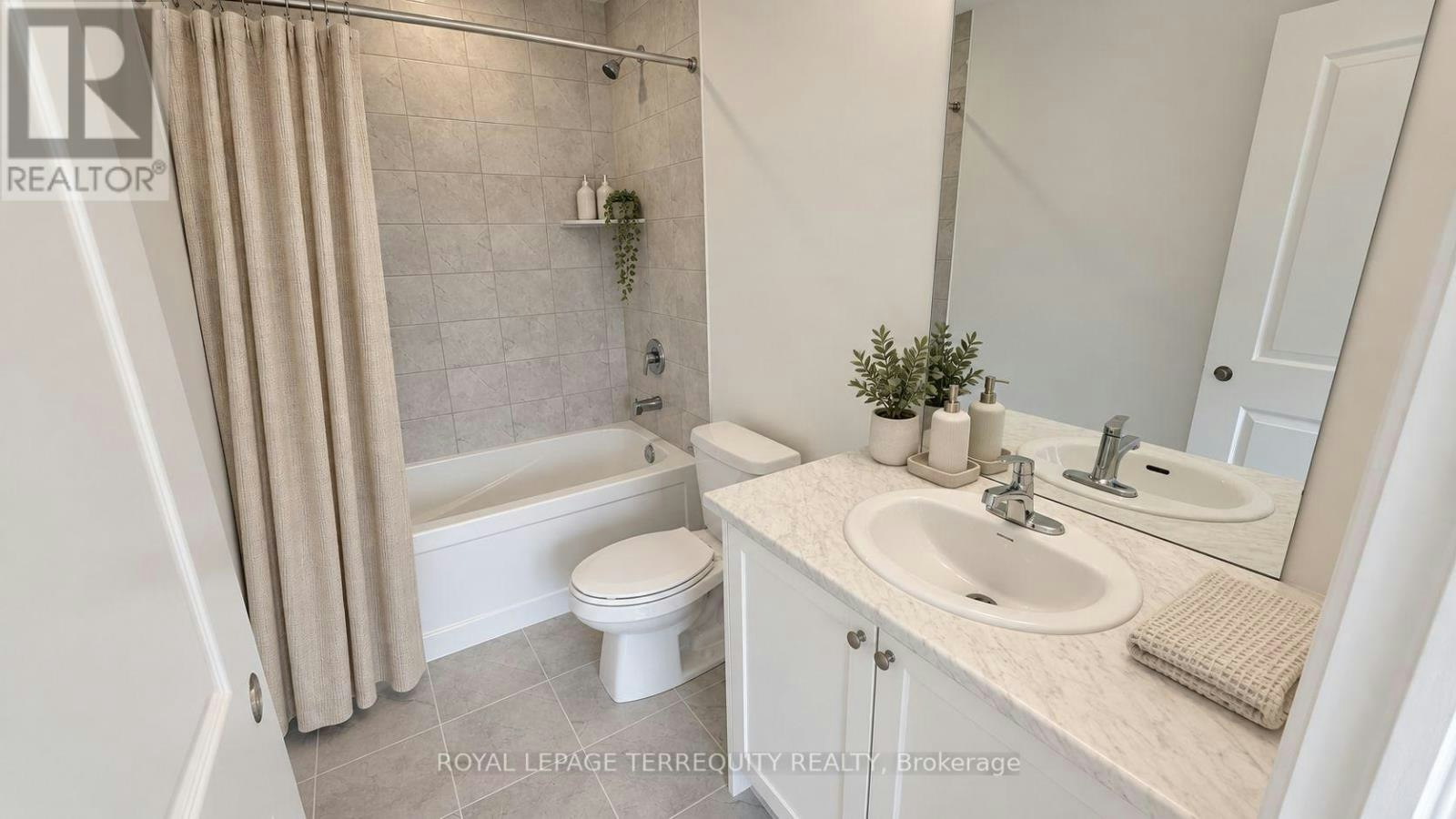 2 Elite Crescent, Hamilton, ON, N3W 0L1 - 12