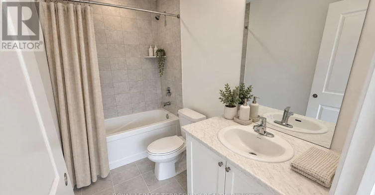 2 Elite Crescent, Hamilton, ON, N3W 0L1 - 12