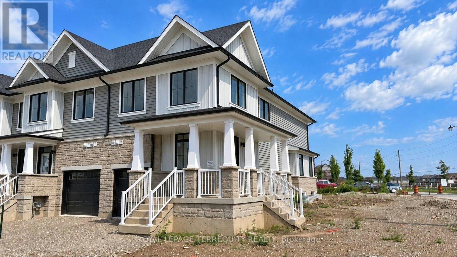 2 Elite Crescent, Hamilton, ON, N3W 0L1 - 2