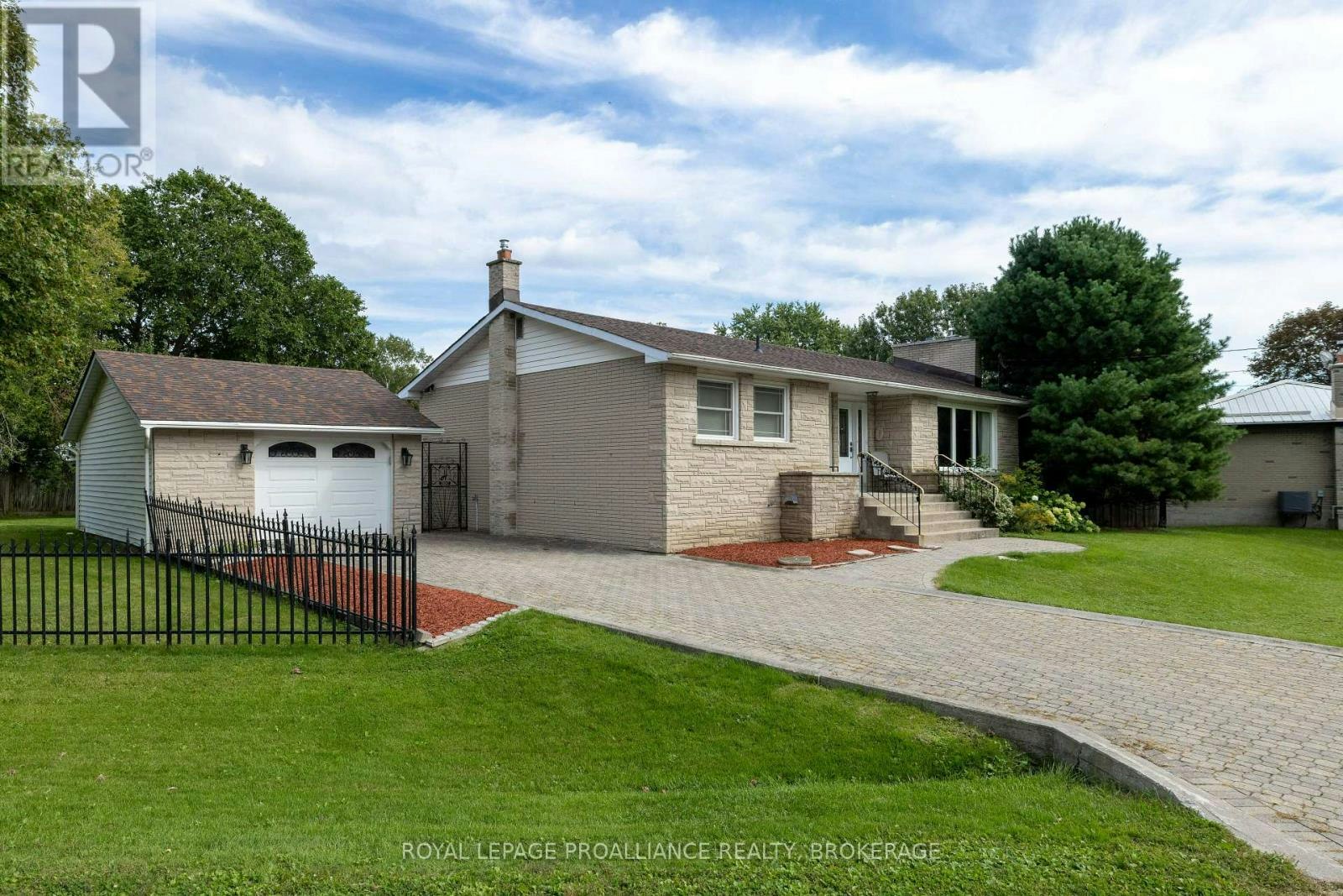 424 Maple Ridge Drive, Kingston, ON, K7M 5P3