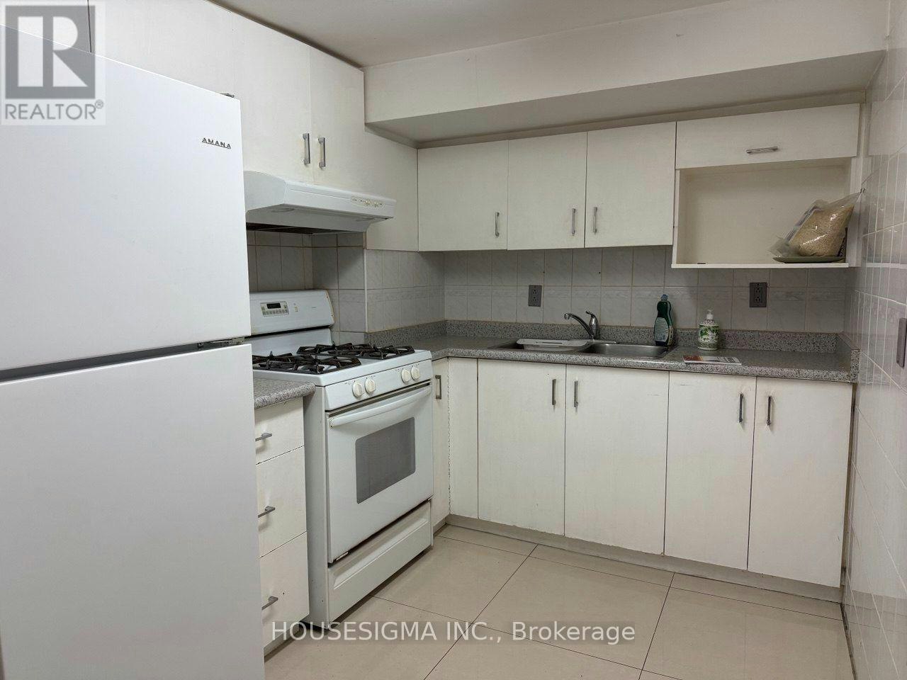 34 Ladner Drive, Toronto, ON, M2J 3Z7 - 7