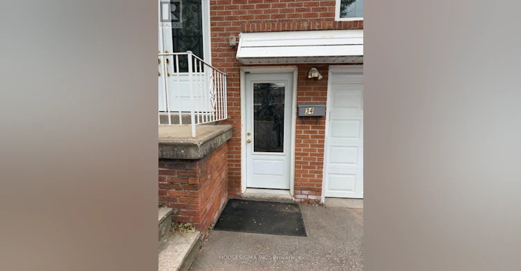 34 Ladner Drive, Toronto, ON, M2J 3Z7 - 3