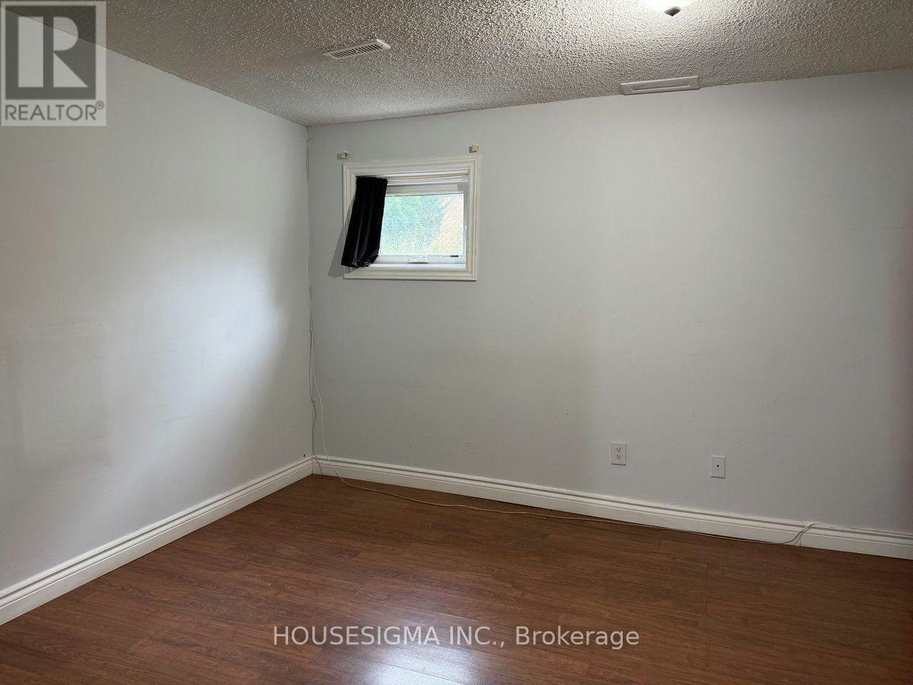 34 Ladner Drive, Toronto, ON, M2J 3Z7 - 9