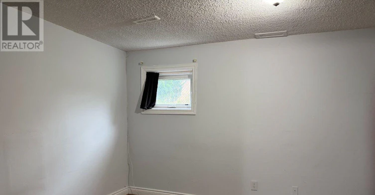34 Ladner Drive, Toronto, ON, M2J 3Z7 - 9