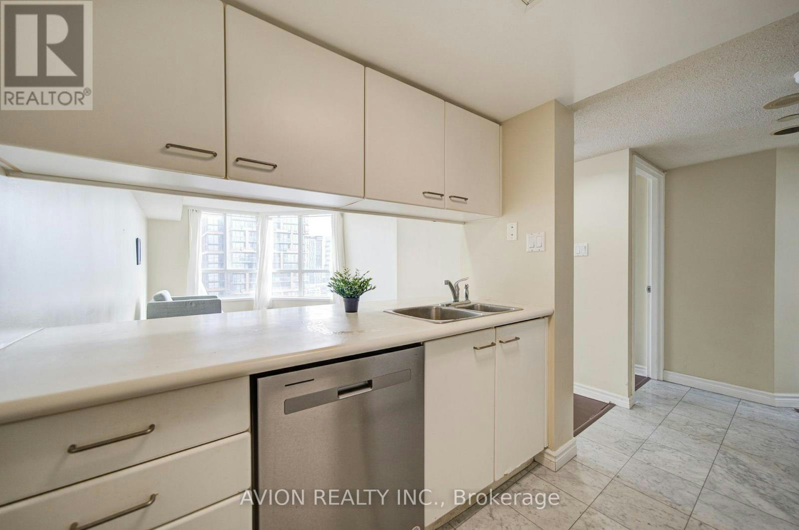 3108-38 Elm Street, Toronto, ON, M5G 2K5 - 12
