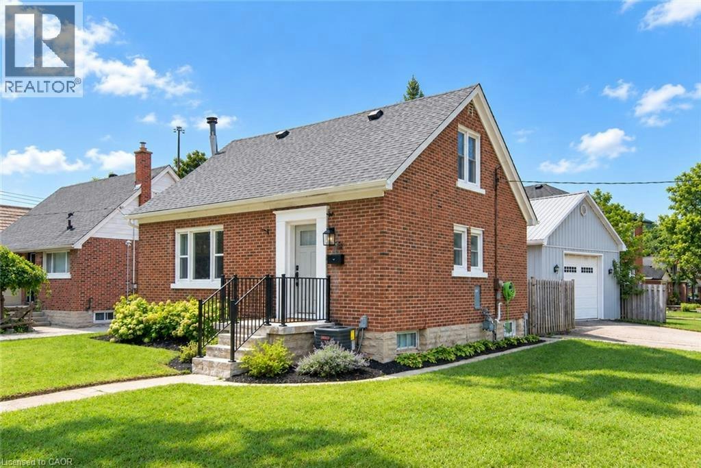 32 Belleview Avenue, Kitchener, ON, N2B 1G3