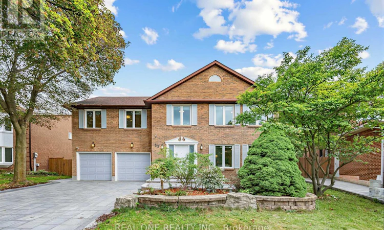 52 Fenwick Crescent