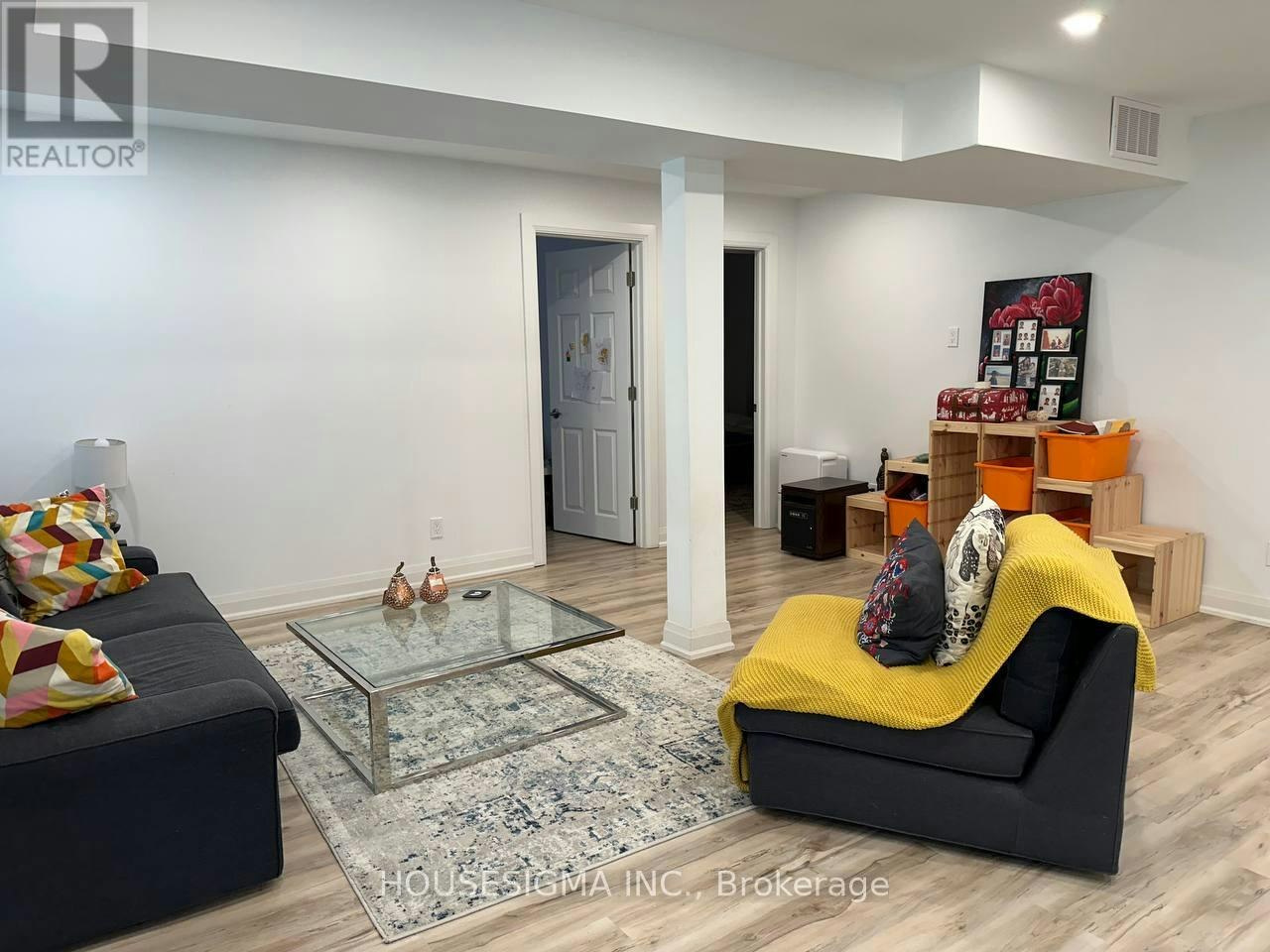 3 Pheasant Drive, Richmond Hill, ON, L4E 3S9 - 9