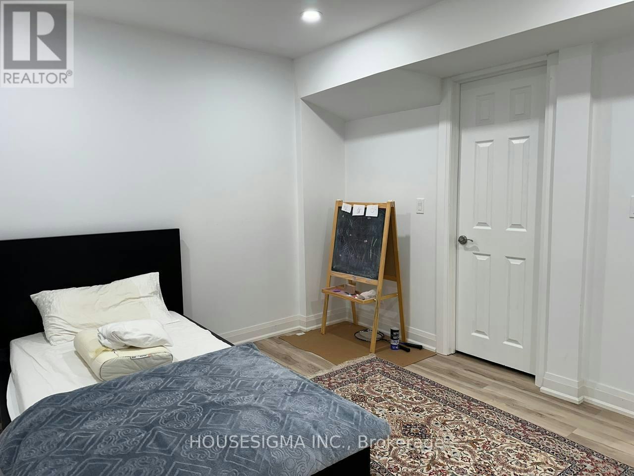 3 Pheasant Drive, Richmond Hill, ON, L4E 3S9 - 4