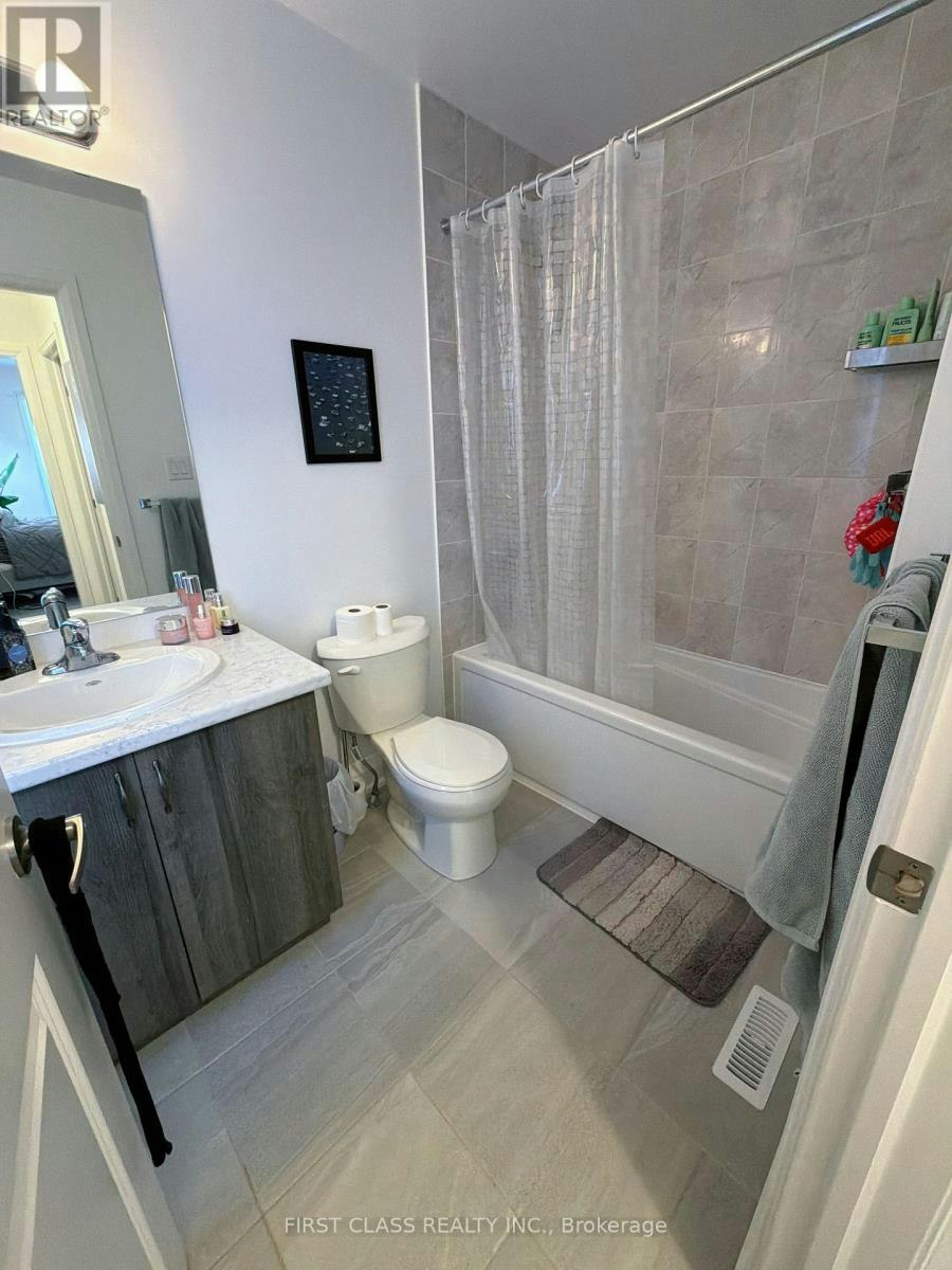 24 Barnyard Trail, Barrie, ON, L9J 0T3 - 20