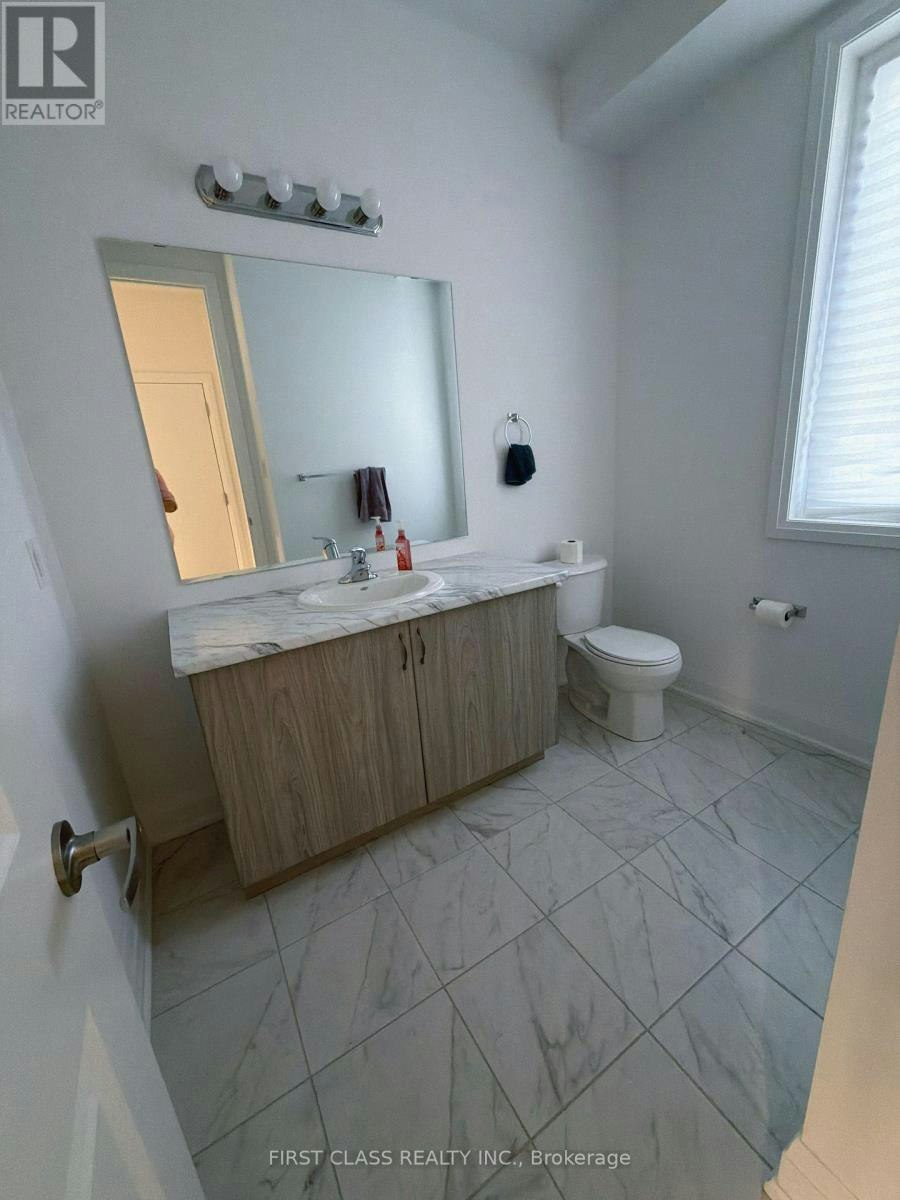 24 Barnyard Trail, Barrie, ON, L9J 0T3 - 6