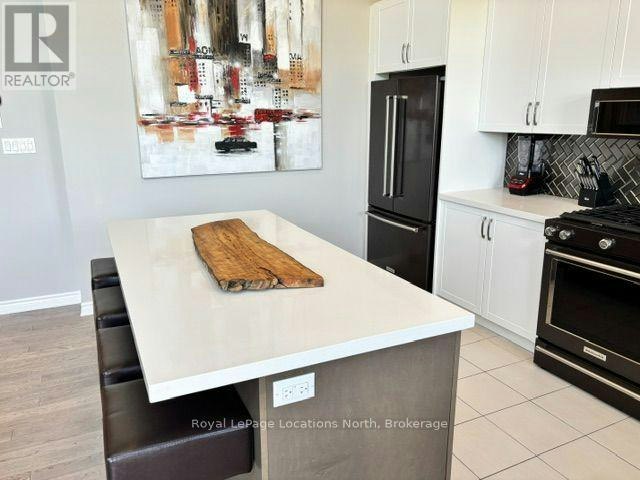 8 Spooner Crescent, Collingwood, ON, L9Y 1T3 - 12
