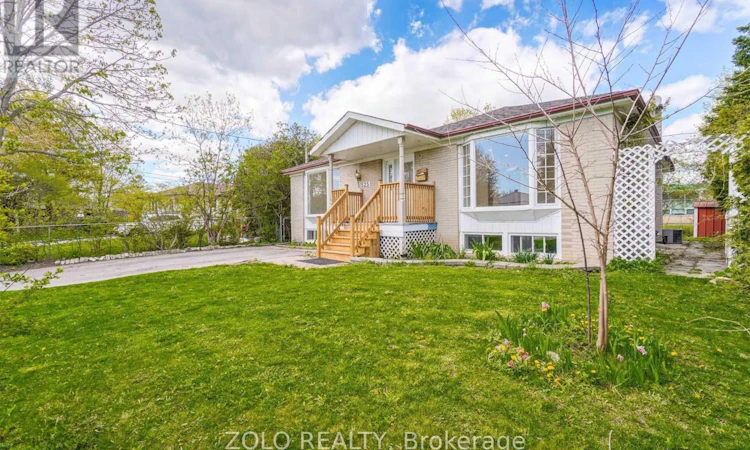 525 Lynett Crescent