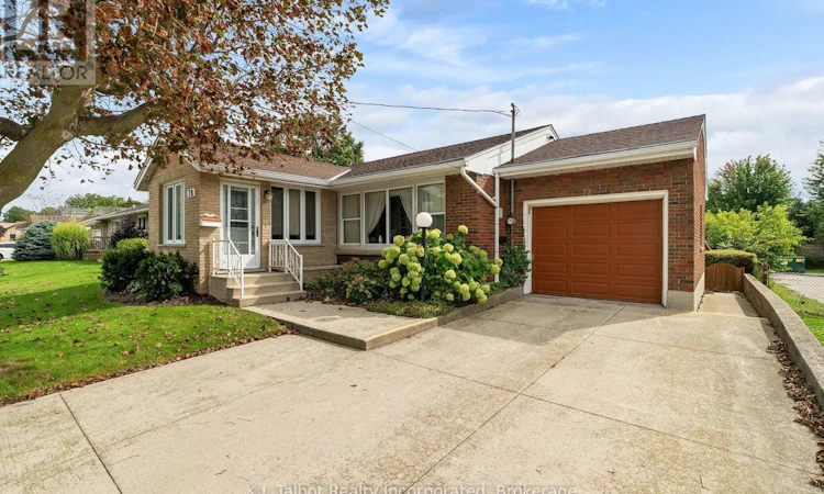 78 Blake Street E