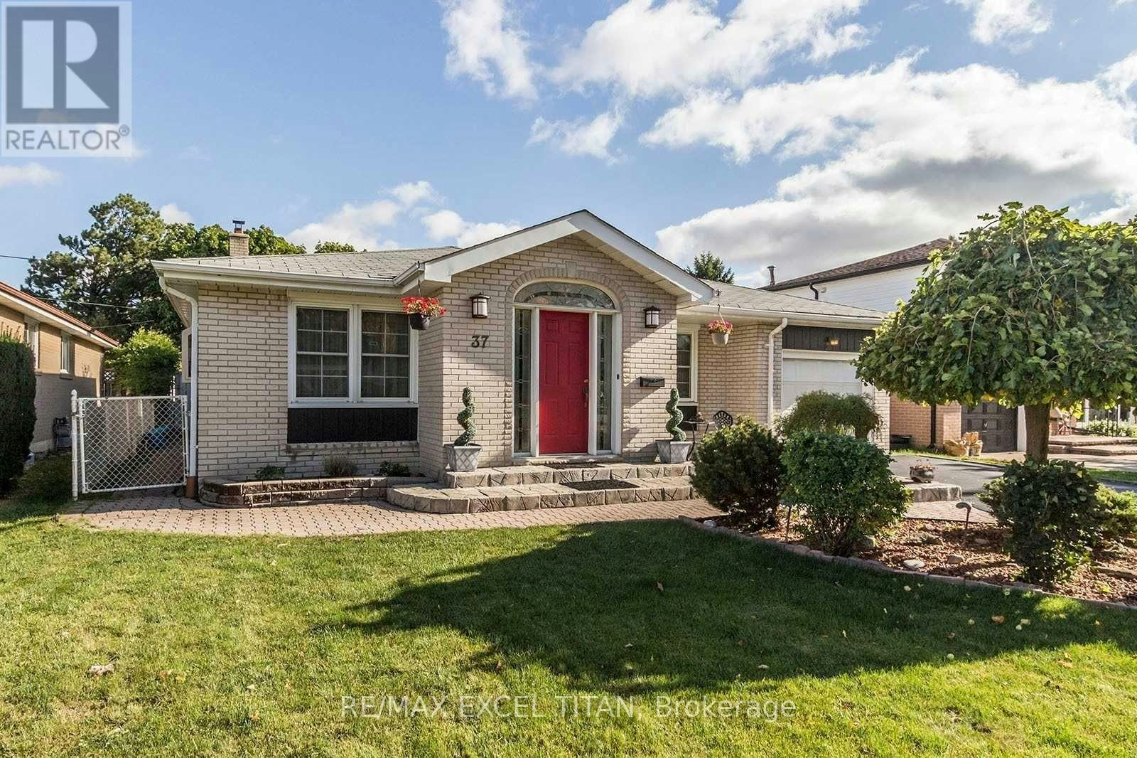 37 Braemar Drive, Brampton, ON, L6T 2L5