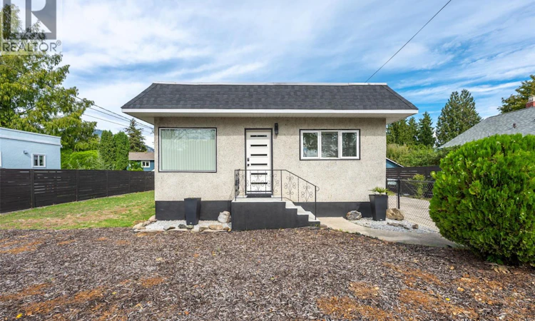 637 Alexander Avenue