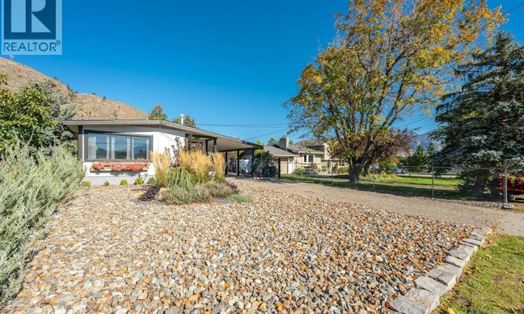 886 Fairview Road