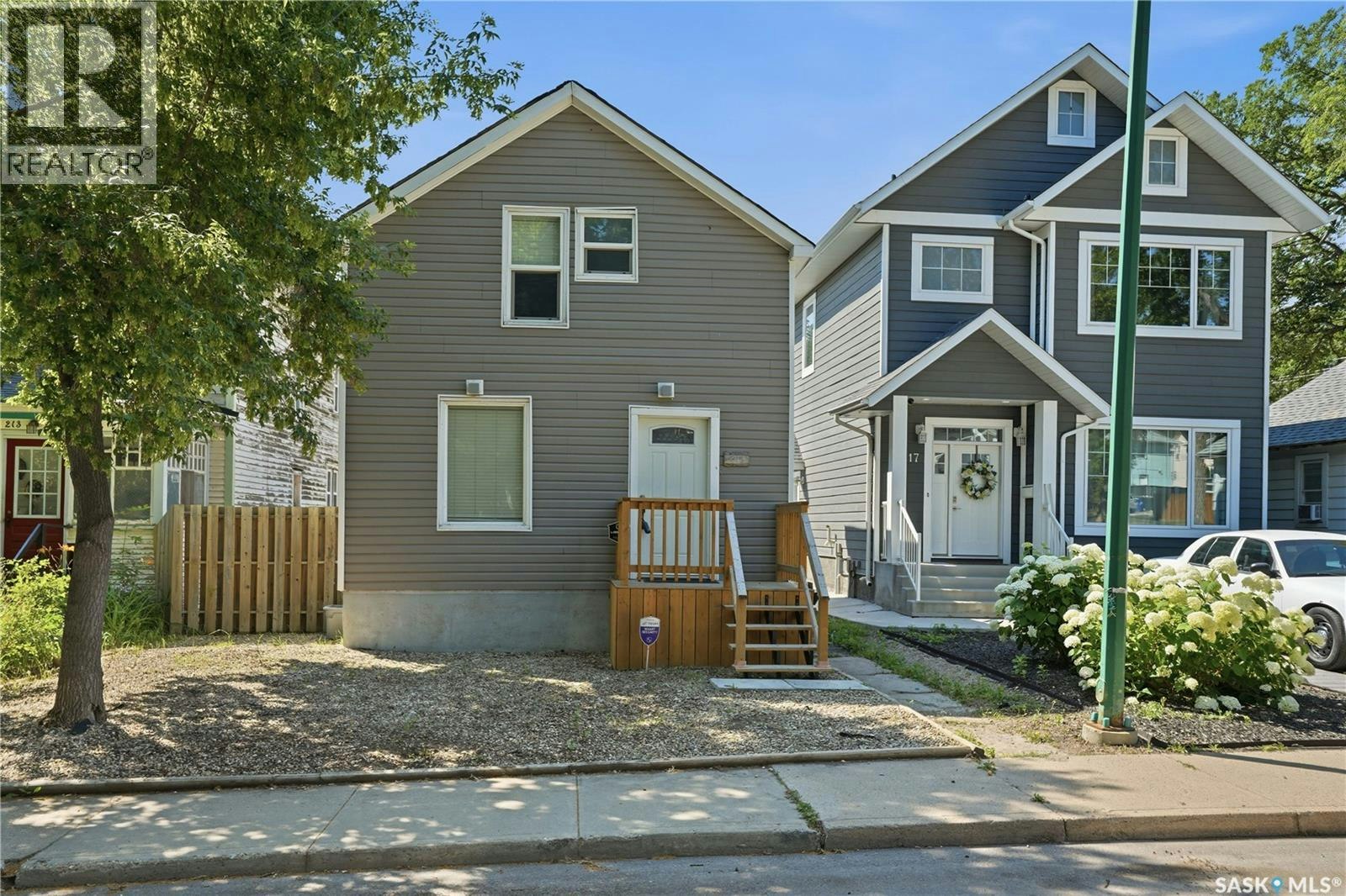215 26th Street W, Saskatoon, SK, S7L 0C3