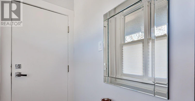 UPPER-159 Briar Hill Avenue, Toronto, ON, M4R 1H8 - 2