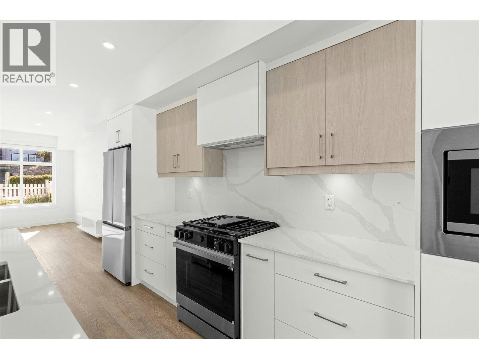 121-5300 Main Street, Kelowna, BC, V1W 0C1 - 16