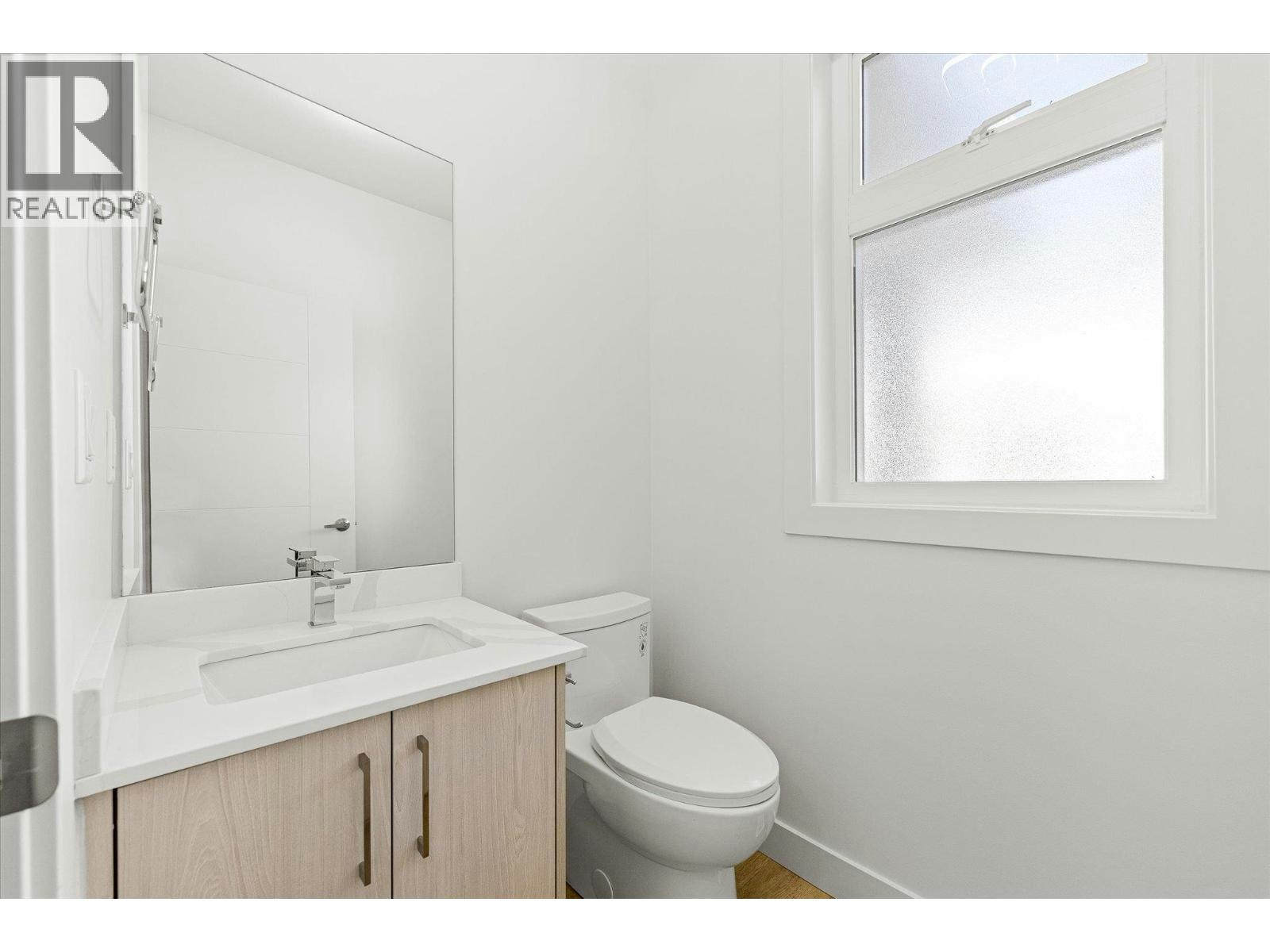 121-5300 Main Street, Kelowna, BC, V1W 0C1 - 26